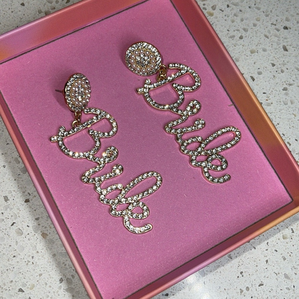 Cute & Chic Rhinestone Bride Earrings 👰‍♀️